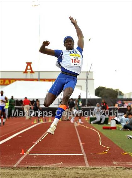 Thumbnail 2 in 44th Arcadia Invitational (Field Events) photogallery.