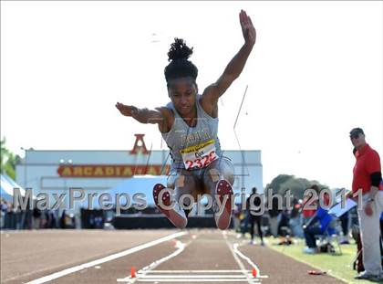 Thumbnail 2 in 44th Arcadia Invitational (Field Events) photogallery.