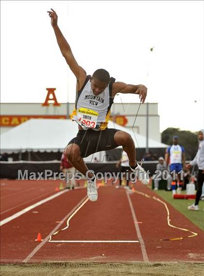 Thumbnail 2 in 44th Arcadia Invitational (Field Events) photogallery.
