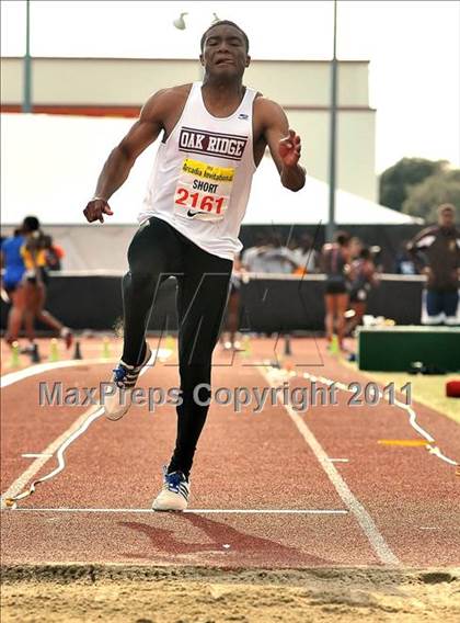 Thumbnail 2 in 44th Arcadia Invitational (Field Events) photogallery.