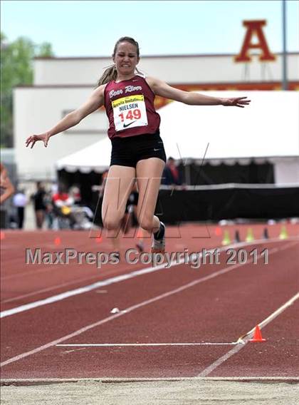 Thumbnail 2 in 44th Arcadia Invitational (Field Events) photogallery.