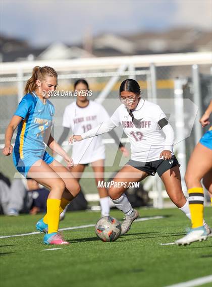 Thumbnail 3 in Regis Groff @ Timnath photogallery.