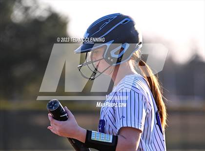 Thumbnail 3 in Mayflower @ Perryville photogallery.