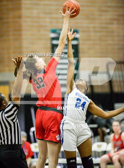 Thumbnail 2 in Mount Si vs. Westview (Nike Tournament of Champions) photogallery.