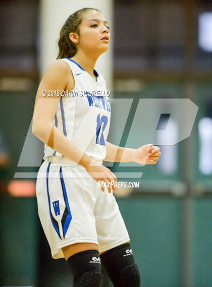 Thumbnail 2 in Mount Si vs. Westview (Nike Tournament of Champions) photogallery.