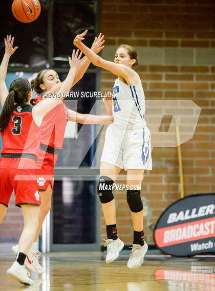 Thumbnail 1 in Mount Si vs. Westview (Nike Tournament of Champions) photogallery.