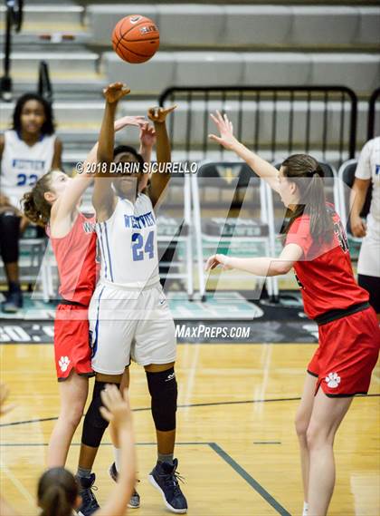 Thumbnail 3 in Mount Si vs. Westview (Nike Tournament of Champions) photogallery.