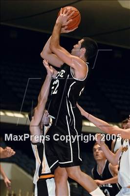Thumbnail 1 in Servite vs Capistrano Valley (Anaheim Holiday Classic) photogallery.