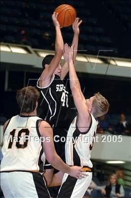 Thumbnail 3 in Servite vs Capistrano Valley (Anaheim Holiday Classic) photogallery.