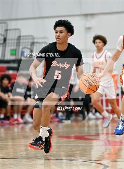 Thumbnail 3 in Brophy College Prep vs. Cathedral Catholic (Fr. Barry Christmas Classic) photogallery.