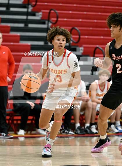 Thumbnail 3 in Brophy College Prep vs. Cathedral Catholic (Fr. Barry Christmas Classic) photogallery.