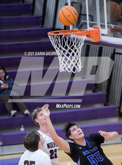 Thumbnail 2 in Desert Mountain vs. Westview (Fear the Hop Tournament) photogallery.