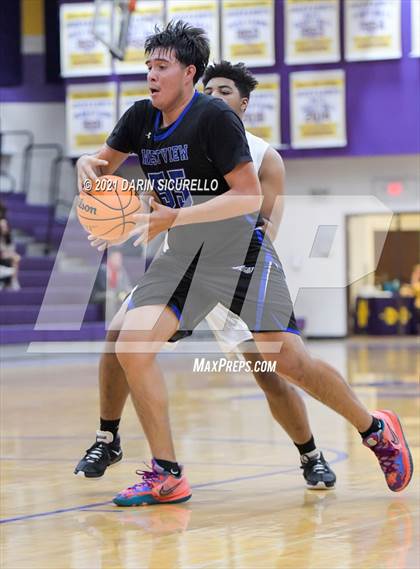 Thumbnail 1 in Desert Mountain vs. Westview (Fear the Hop Tournament) photogallery.