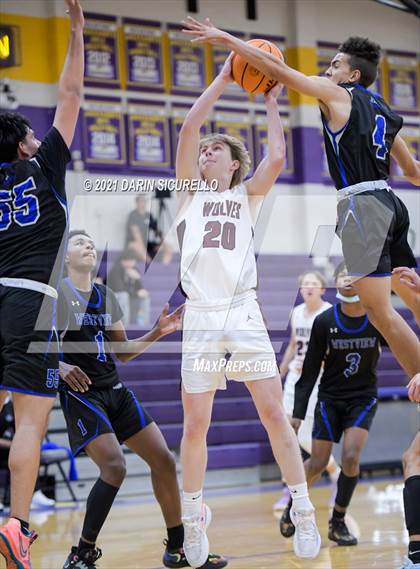 Thumbnail 3 in Desert Mountain vs. Westview (Fear the Hop Tournament) photogallery.