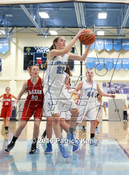 Thumbnail 3 in McLean @ Yorktown photogallery.