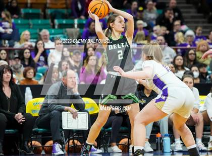 Thumbnail 2 in Holy Family vs Delta (CHSAA 4A Great 8) photogallery.