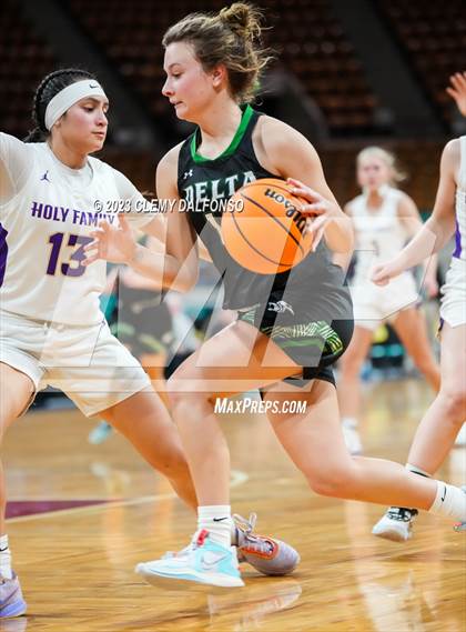 Thumbnail 2 in Holy Family vs Delta (CHSAA 4A Great 8) photogallery.