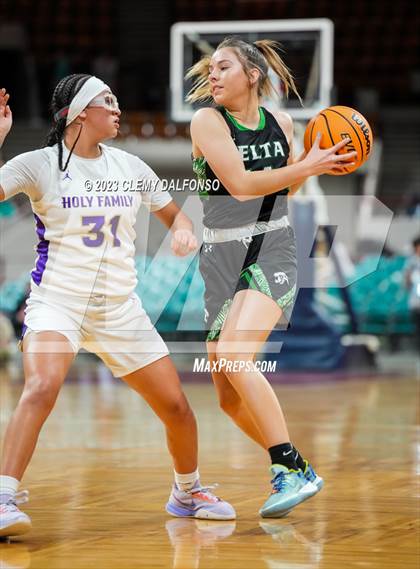 Thumbnail 1 in Holy Family vs Delta (CHSAA 4A Great 8) photogallery.