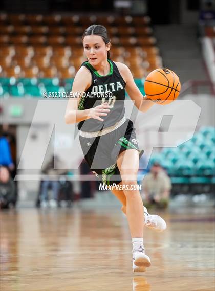 Thumbnail 3 in Holy Family vs Delta (CHSAA 4A Great 8) photogallery.