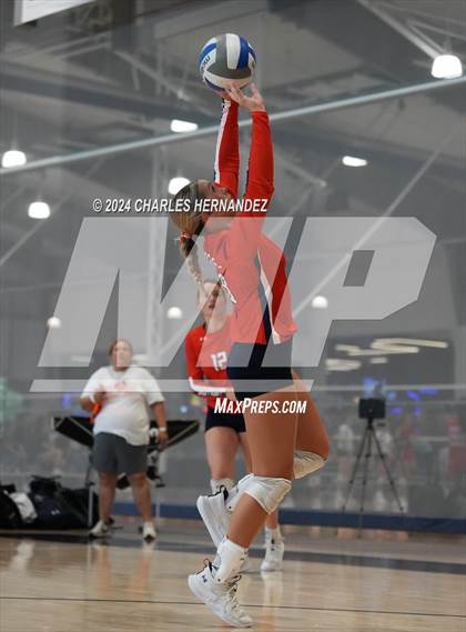 Thumbnail 2 in New Braunfels vs. Teague (Legends Invitational)  photogallery.