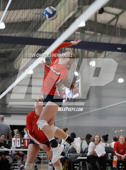 Thumbnail 3 in New Braunfels vs. Teague (Legends Invitational)  photogallery.