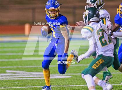 Thumbnail 2 in Harleton vs. Carlisle (UIL 2A Area Playoff) photogallery.
