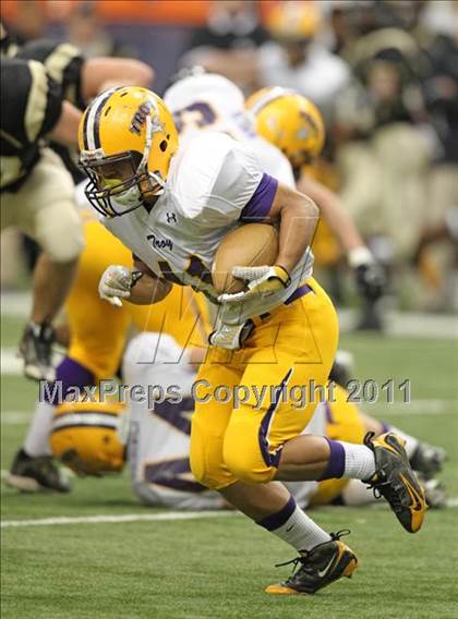 Thumbnail 3 in Troy vs. Rush-Henrietta (NYSPHSAA Class AA Final) photogallery.
