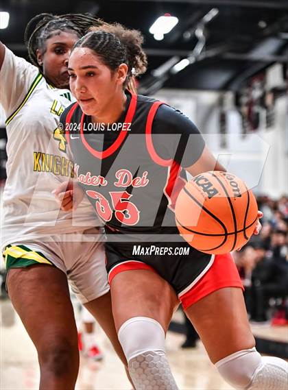 Thumbnail 3 in Ontario Christian vs. Mater Dei photogallery.