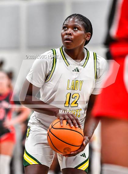 Thumbnail 2 in Ontario Christian vs. Mater Dei photogallery.