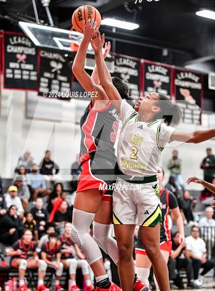 Thumbnail 2 in Ontario Christian vs. Mater Dei photogallery.