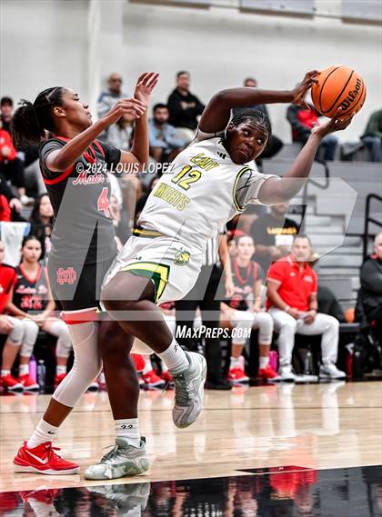 Thumbnail 1 in Ontario Christian vs. Mater Dei photogallery.