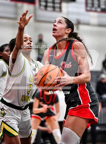 Thumbnail 3 in Ontario Christian vs. Mater Dei photogallery.