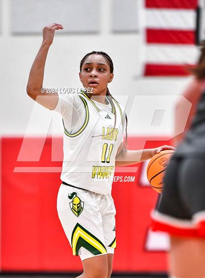 Thumbnail 3 in Ontario Christian vs. Mater Dei photogallery.