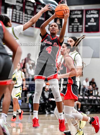 Thumbnail 1 in Ontario Christian vs. Mater Dei photogallery.