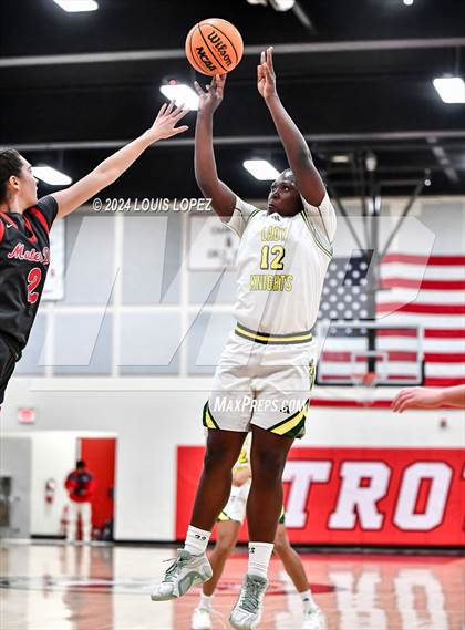 Thumbnail 2 in Ontario Christian vs. Mater Dei photogallery.