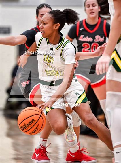 Thumbnail 3 in Ontario Christian vs. Mater Dei photogallery.
