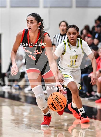 Thumbnail 2 in Ontario Christian vs. Mater Dei photogallery.