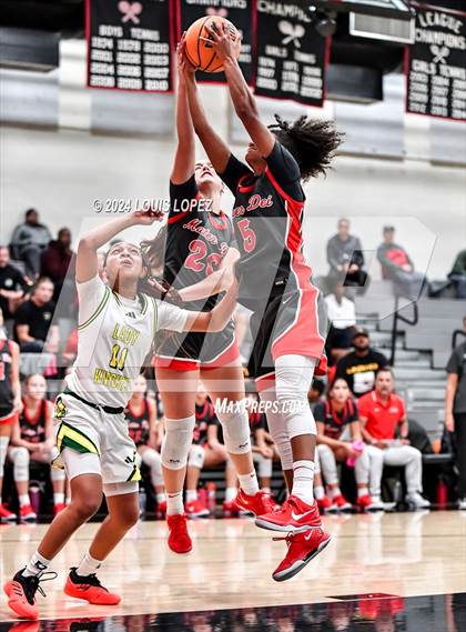 Thumbnail 3 in Ontario Christian vs. Mater Dei photogallery.