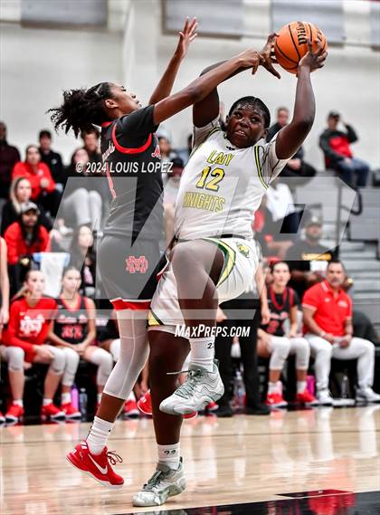 Thumbnail 2 in Ontario Christian vs. Mater Dei photogallery.