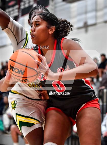 Thumbnail 3 in Ontario Christian vs. Mater Dei photogallery.