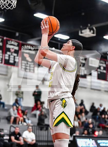 Thumbnail 2 in Ontario Christian vs. Mater Dei photogallery.