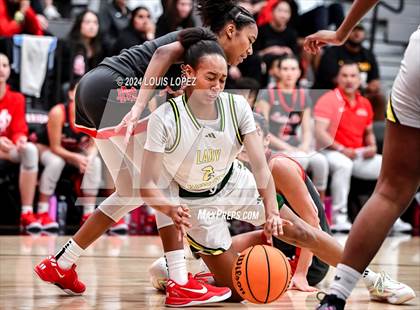 Thumbnail 2 in Ontario Christian vs. Mater Dei photogallery.