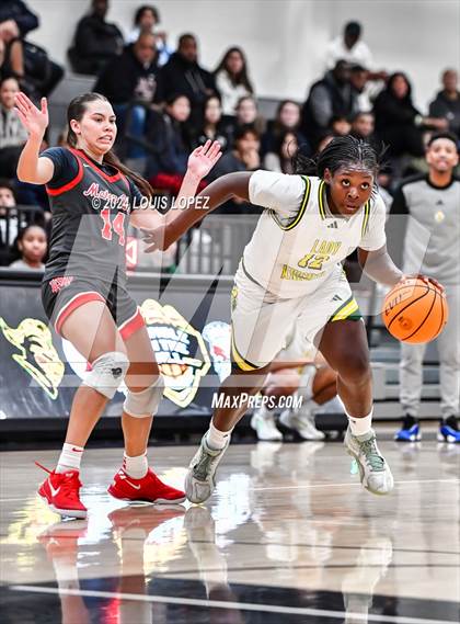 Thumbnail 1 in Ontario Christian vs. Mater Dei photogallery.