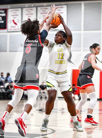 Thumbnail 3 in Ontario Christian vs. Mater Dei photogallery.