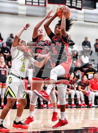 Thumbnail 2 in Ontario Christian vs. Mater Dei photogallery.
