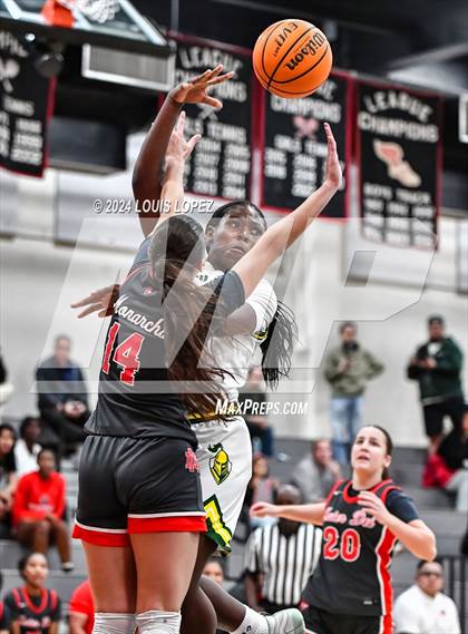 Thumbnail 2 in Ontario Christian vs. Mater Dei photogallery.