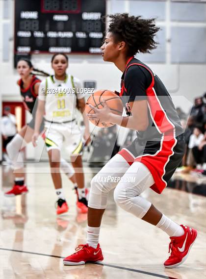 Thumbnail 2 in Ontario Christian vs. Mater Dei photogallery.