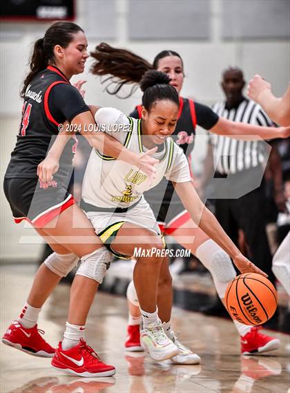 Thumbnail 3 in Ontario Christian vs. Mater Dei photogallery.