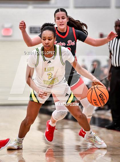 Thumbnail 2 in Ontario Christian vs. Mater Dei photogallery.