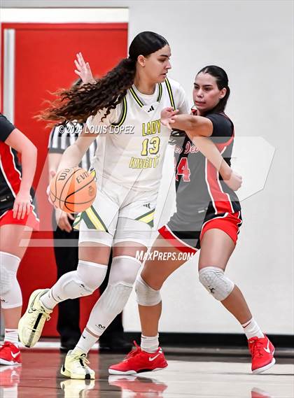 Thumbnail 1 in Ontario Christian vs. Mater Dei photogallery.